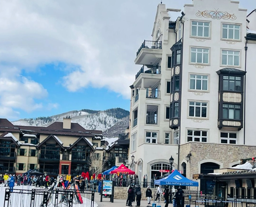 Smart Locker Systems That Generate Measurable Revenue for Stadiums, Ski Resorts & High-Traffic Venues